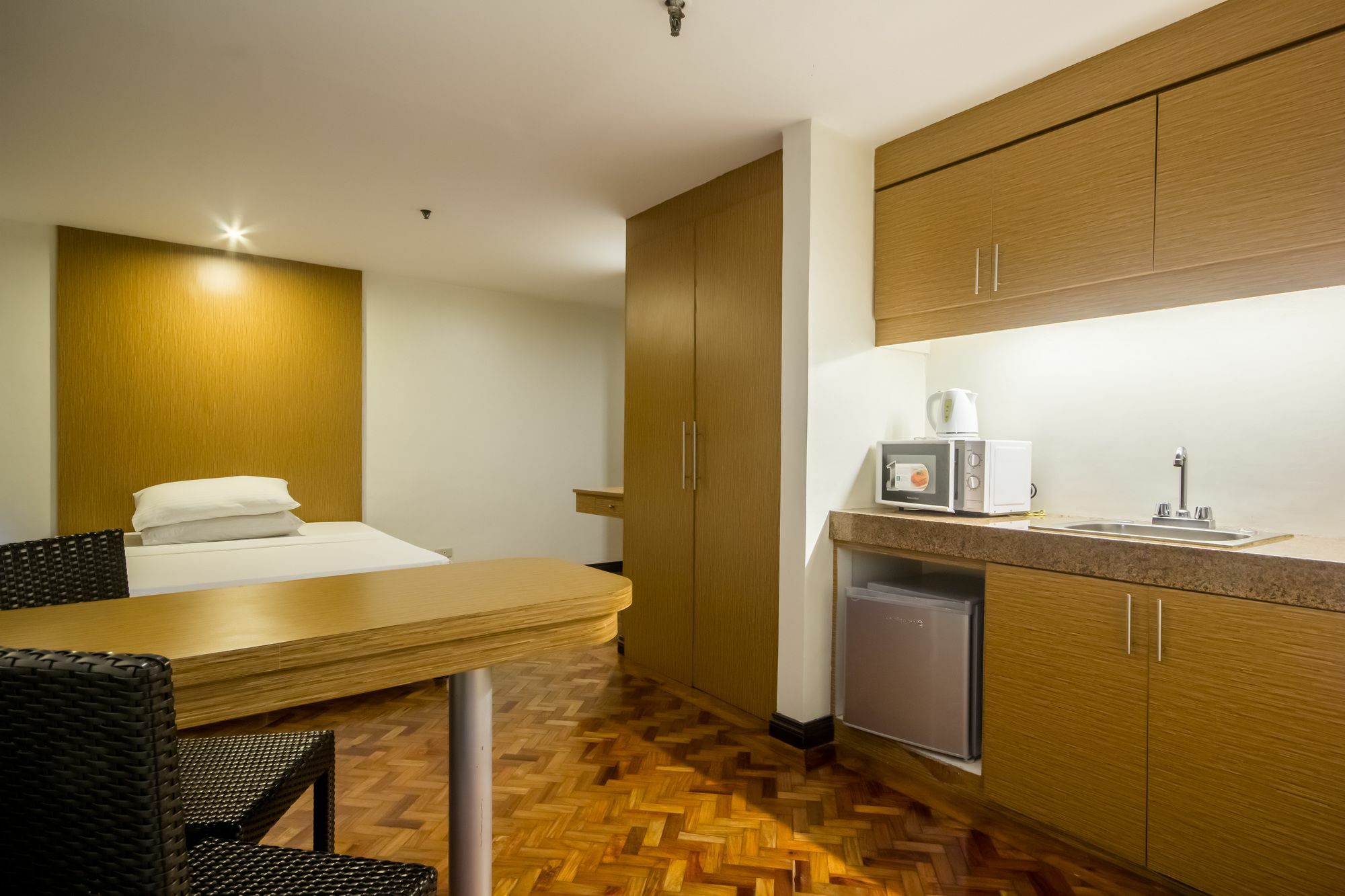 Salcedo Suites Makati City Dış mekan fotoğraf